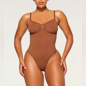 NWT SKIMS SEAMLESS SCULPT BODYSUIT SHAPEWEAR: Thong